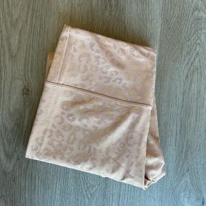 Zyia Pink Leopard Leggings